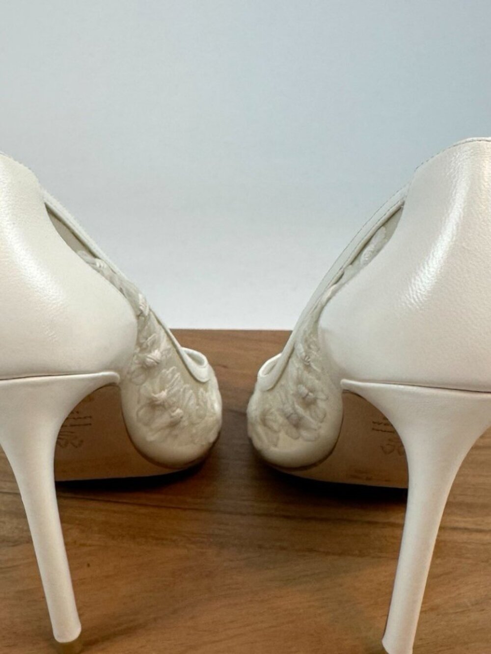 Stuart Weitzman Power 100 White Leather Mesh Floral White Pumps - Picture 4 of 8